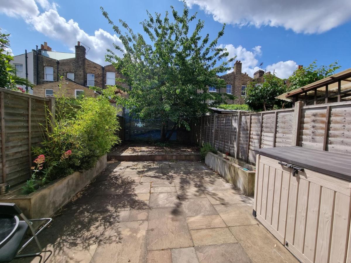 Single Room With En-Suite Shower Room In Zone 1 London Exterior photo