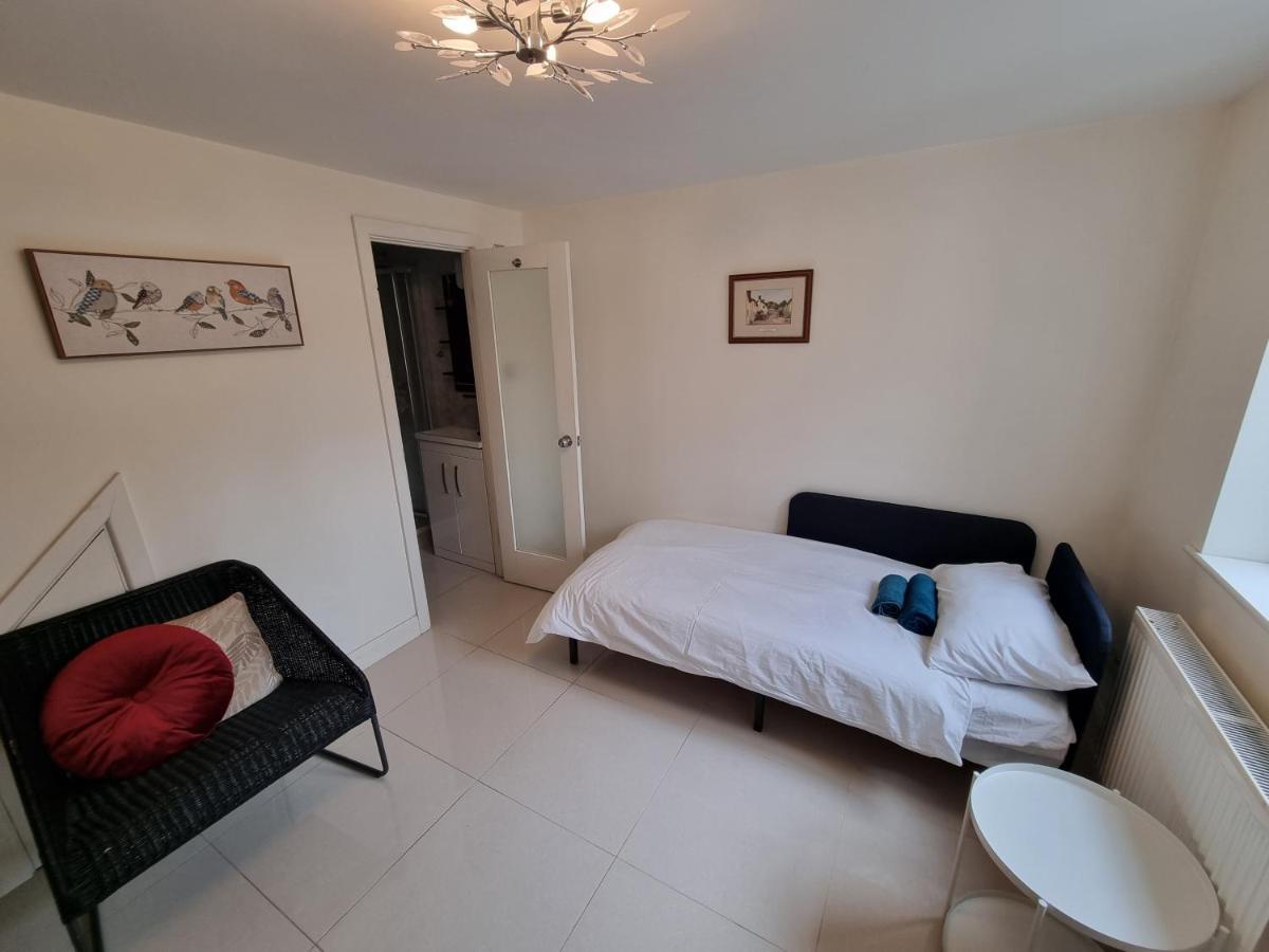 Single Room With En-Suite Shower Room In Zone 1 London Exterior photo